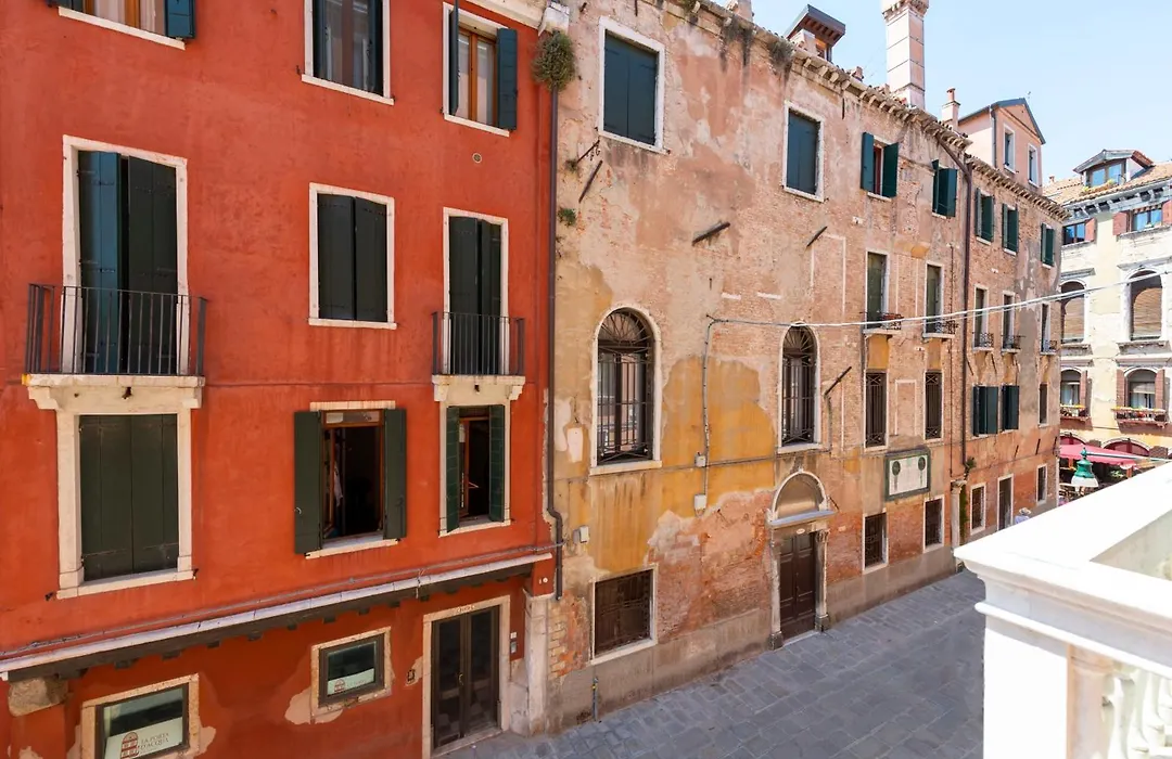 H10 Palazzo Canova-1